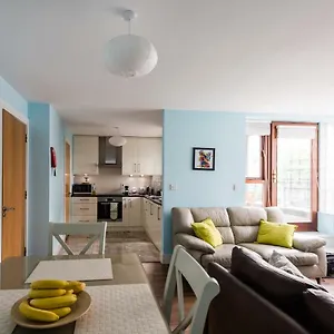 Apartment Spacious 2-bedroom Near O'connell St